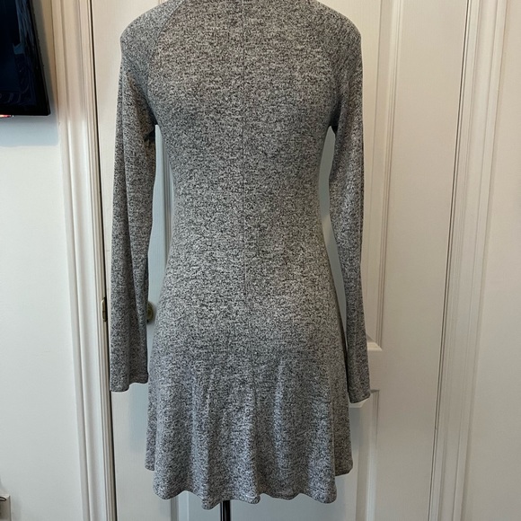Grey long sleeve dress - Picture 2 of 3